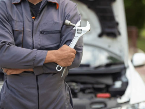 servicio-mecanico-en-la-via-gruas-david-en-quito-2